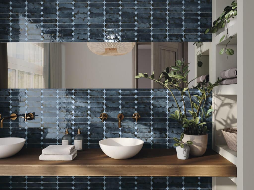 Crédence de salle de bain bleu brillant METAKY arrondi 5x15 cm