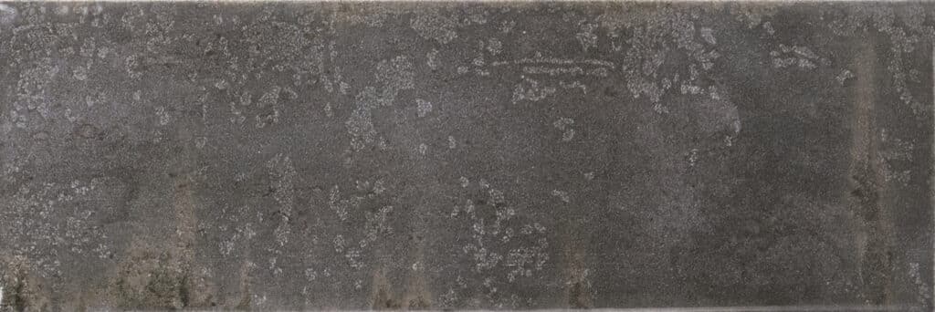 Carrelage gris graphite effet métal oxydé format brique 5x15 cm pour crédence murale salle de bain cuisine ou chambre