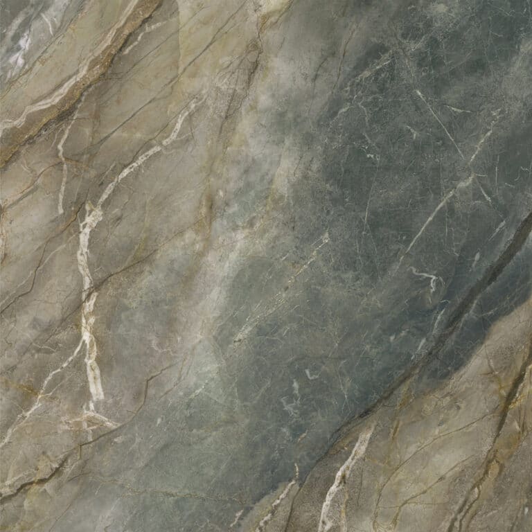 Carrelage mur et sol effet marbre de luxe design élégant vert marbré en panneaux coulissants devant bibliothèque MARBRAZONIA magasin PORTO VENERE dans l'Hérault 34