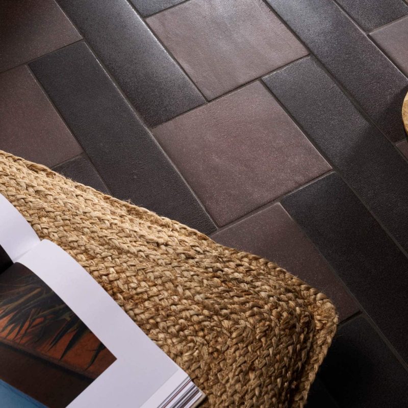 Carrelage artisanal haut de gamme en gres etiré Pantelleria Base Ossidiana et Base Venere