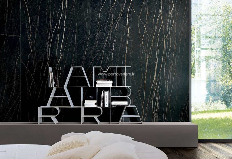 Carrelage-aspect-marbre-noir-et-or-Precieux_Thunder-Night_Porto-Venere