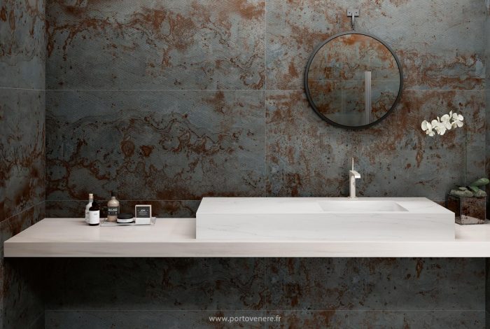Carrelage-crédence-salle-de-bain-imitation-métal-oxydé-rouillé-et-strié_Collection-ACIER_près_de_Frontignan_Hérault_34