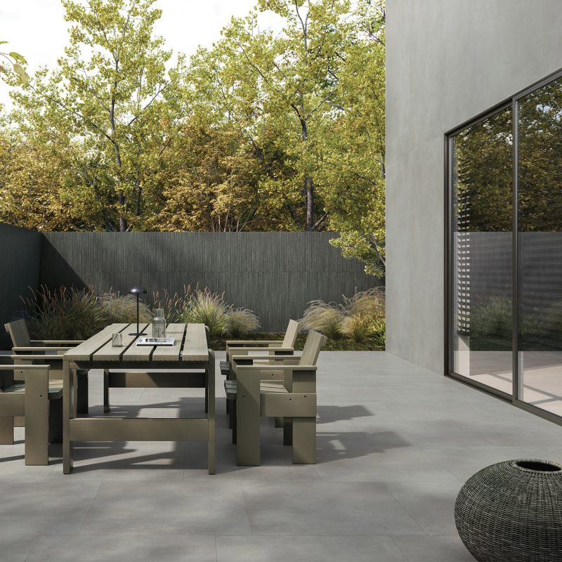 Carrelage effet béton minimaliste gris uni Monticelli Grey terrasse exterieure