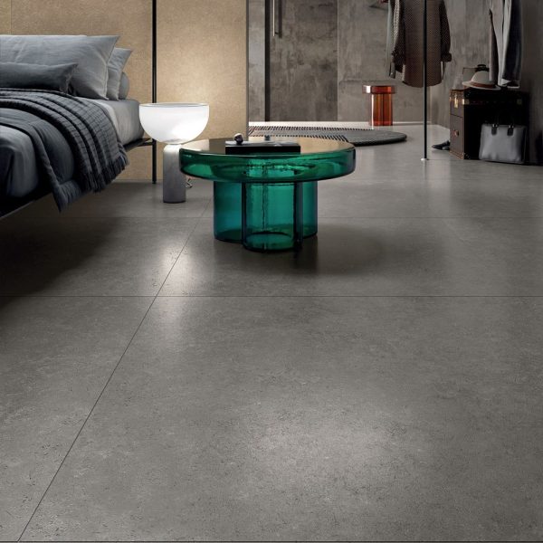 Carrelage gris en grès cérame aspect pierre calcaire naturelle 4 coloris PUREZZA magasin de carrelages haut de gamme PORTO VENERE à Montpellier
