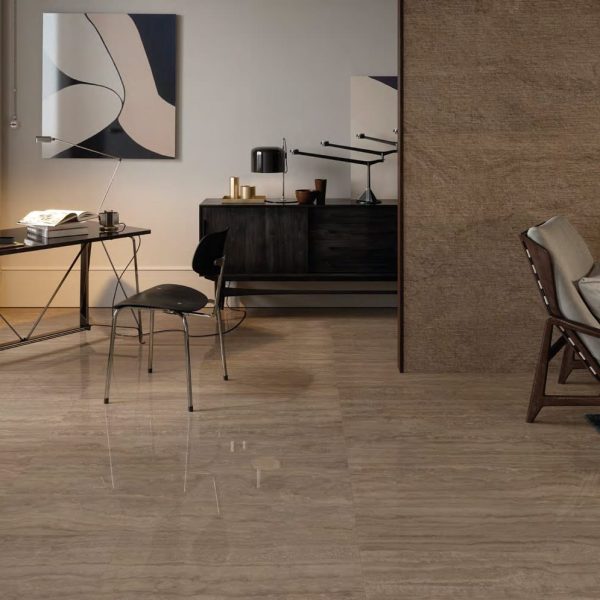 Carrelage-imitation-travertin-coloris-marron-en-grès-cérame-sol-et-mur-brillant-ou-mat-4-coloris-BRUMATA-Travertin-proche-de-Lattes-34