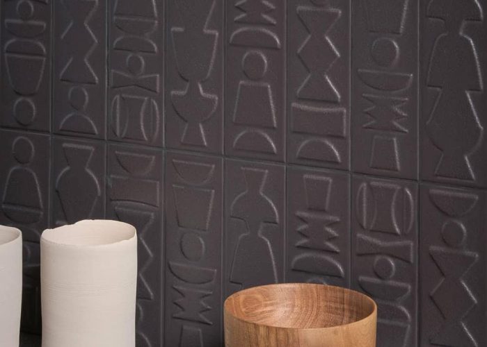 Totem coloris Ebony