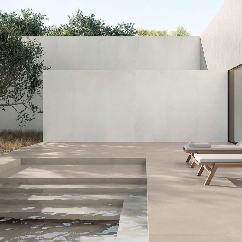 Carrelage sol exterieur et interieur de piscine effet béton uni Monticelli Ivoire