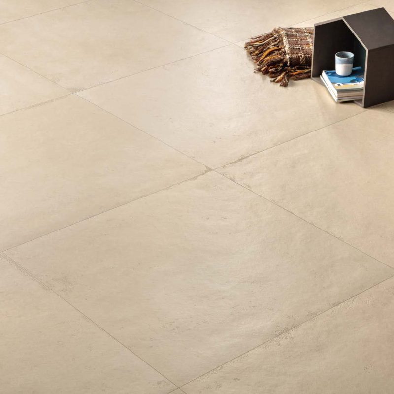 Carrelage sol grand format effet béton ciré beige Ueno Beige ambiance chambre 2