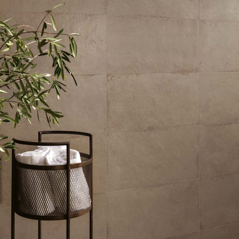 Carrelage sol grand format effet béton ciré blanc Ueno Moka ambiance spa hotel 3