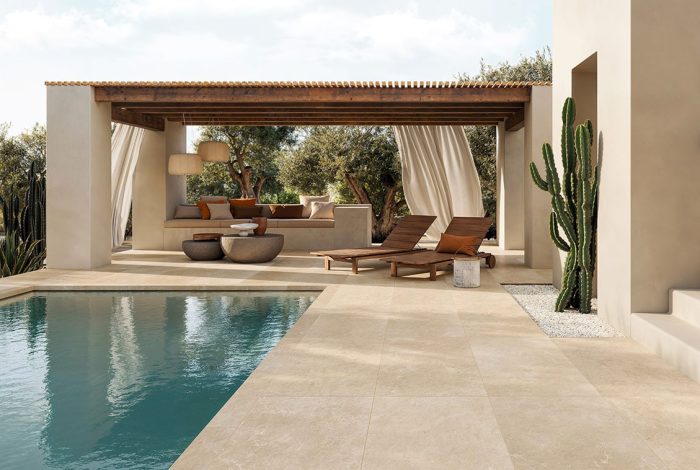 Carrelage terrasse et tour de piscine aspect pierre naturelle claire Aldapietra Trani magasin Porto venere à Montpellier Occitanie