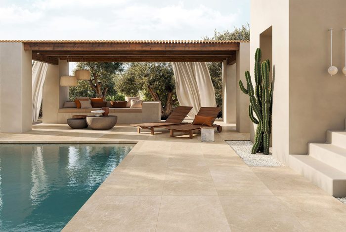 Carrelage terrasse et tour de piscine aspect pierre naturelle claire Aldapietra Trani magasin Porto venere à Montpellier Occitanie