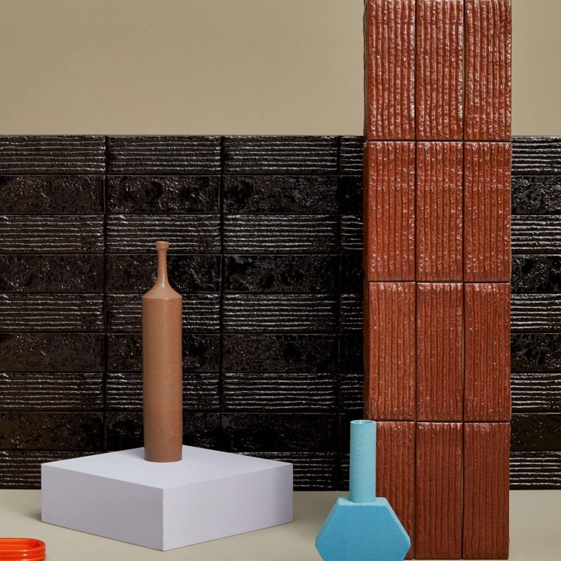 Chamotte Mono Linea Nero and Linea Terra