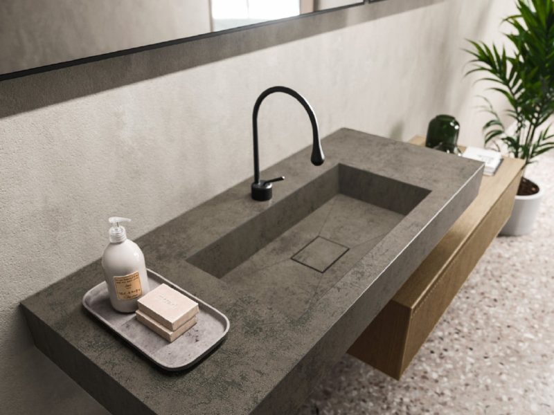 Plan vasque personnalisable en grès cérame et meuble de salle de bain façade en bois cannelures verticales Dominus_5