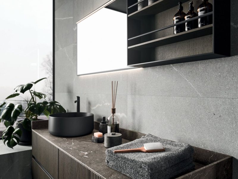 Collection Dominus_9 – Meuble de salle de bain design en bois et céramique avec vasque noire et miroir LED, disponible chez Porto Venere Montpellier (Hérault 34)