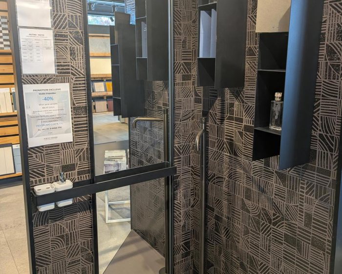 Promotion miroirs étagères de salles de bains jusqu'à -50% de remise sur des modèles d'exposition magasin Porto Venere à Montpellier dans l'Hérault 34