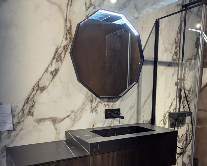 Promotion miroirs meubles vasques de salles de bains jusqu'à -50% de remise sur des modèles d'exposition magasin Porto Venere à Montpellier dans l'Hérault 34