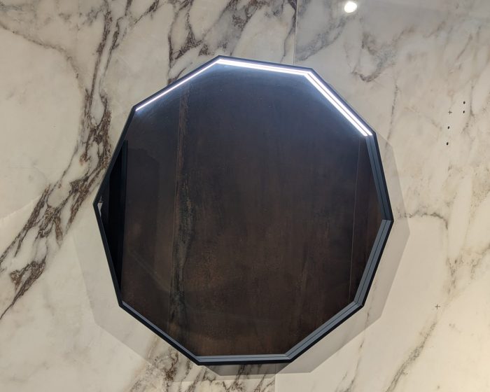 Promotion miroirs meubles vasques de salles de bains jusqu'à -50% de remise sur des modèles d'exposition magasin Porto Venere à Montpellier dans l'Hérault 34