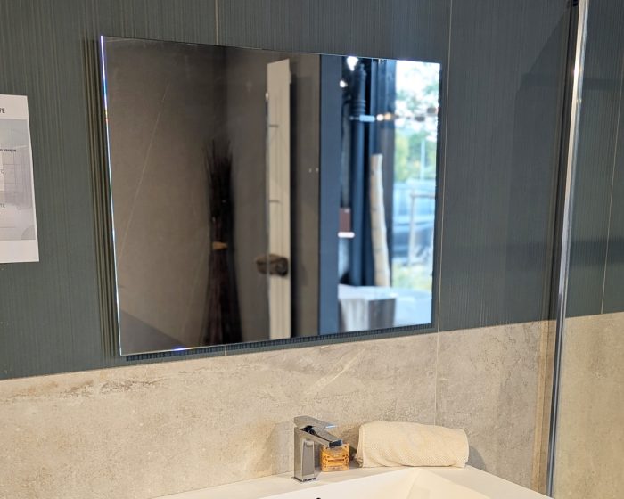 Promotion miroirs meubles vasques de salles de bains jusqu'à -50% de remise sur des modèles d'exposition magasin Porto Venere à Montpellier dans l'Hérault 34