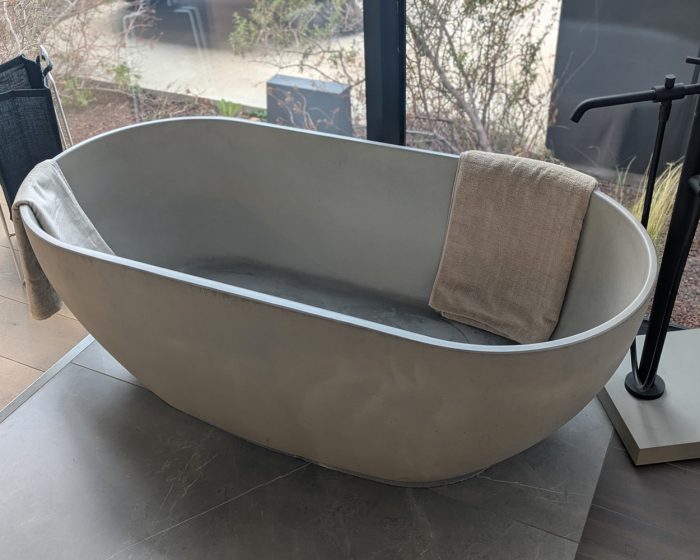 Promotion baignoires salles de bains jusqu'à -50% de remise sur des modèles d'exposition magasin Porto Venere à Montpellier dans l'Hérault 34